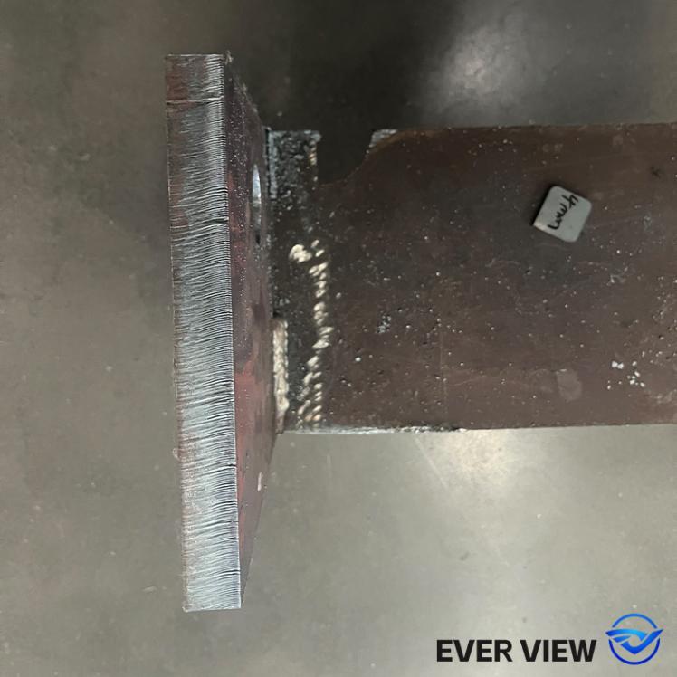 Lazer kəsmə maşınları tikinti polad konstruksiyalarının emalına kömək edir; EVER VIEW qalın materialların səmərəli və dəqiq kəsilməsinə nail olur.